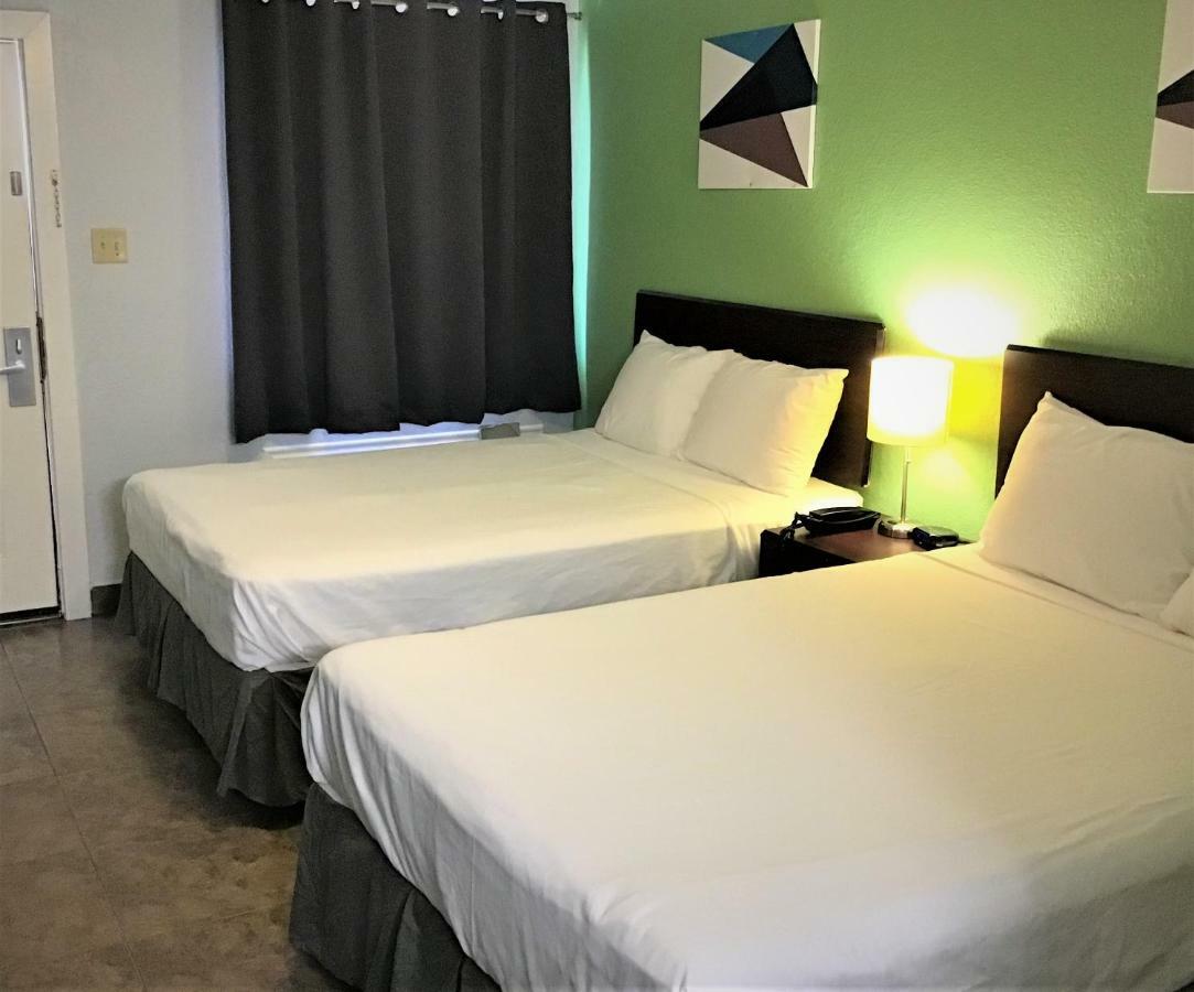 Hwy 59 Motel Laredo Medical Center Экстерьер фото